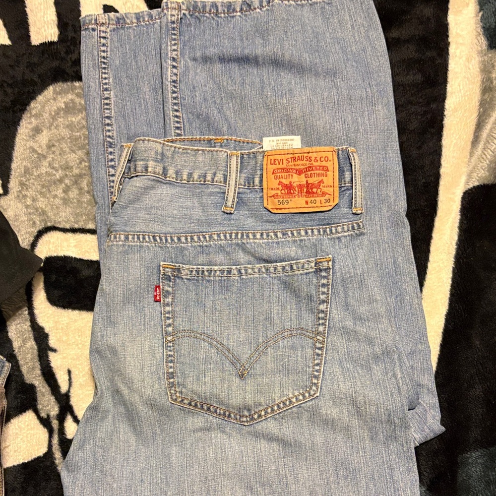 Levi's Relaxed Fit Light Blue Jeans 569